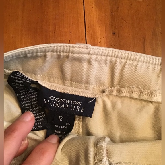 JONES New York Signature mini skirt in Size 12 - Picture 2 of 3